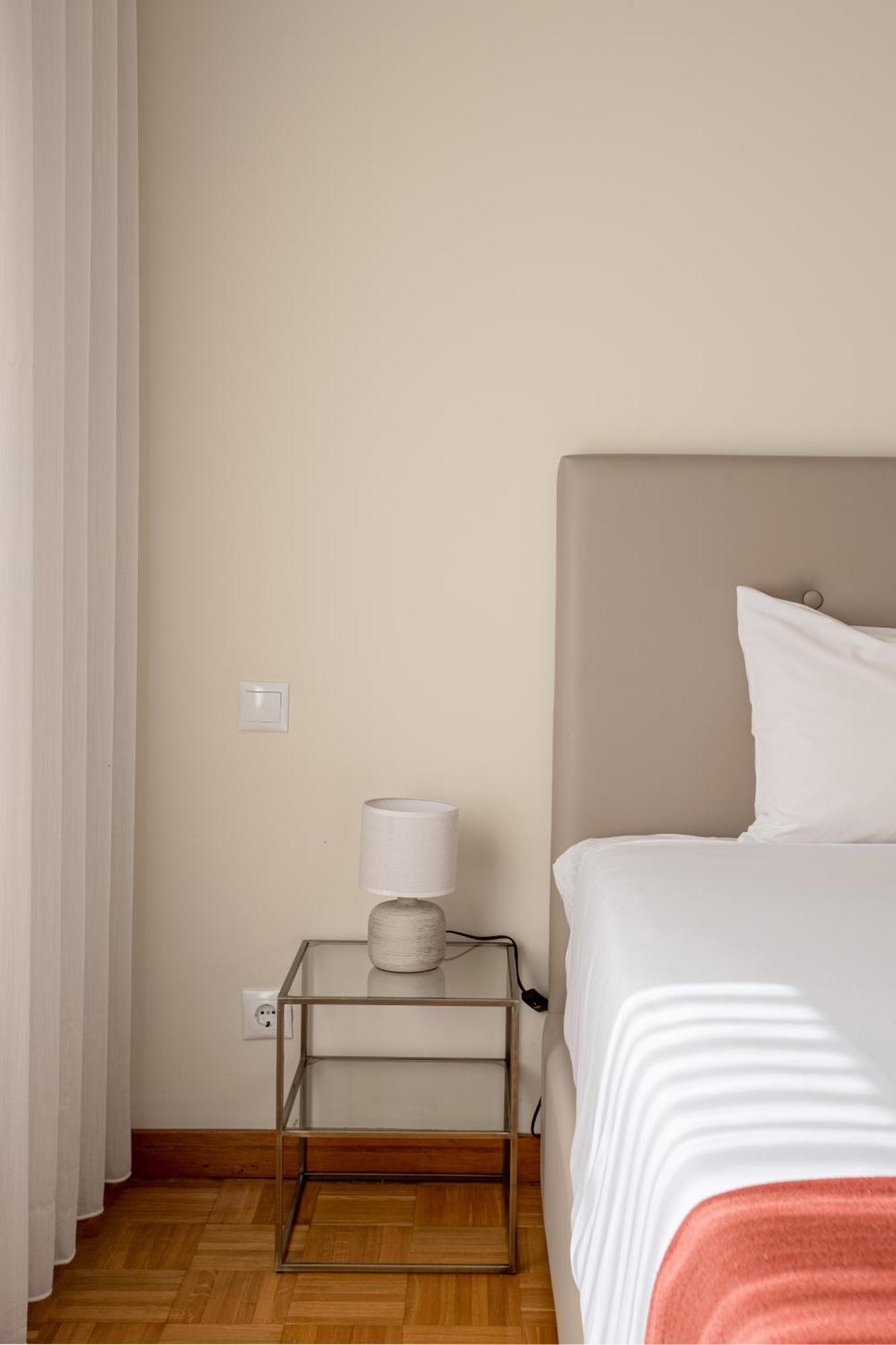 Joivy Stylish City Centre Flat With Parking Мая Екстер'єр фото