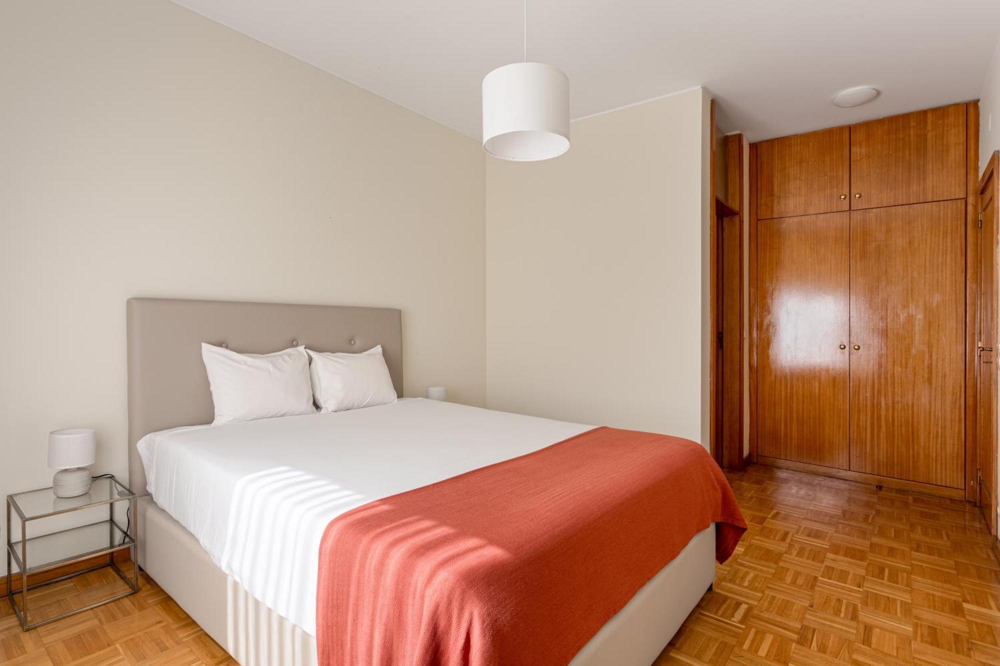 Joivy Stylish City Centre Flat With Parking Мая Екстер'єр фото
