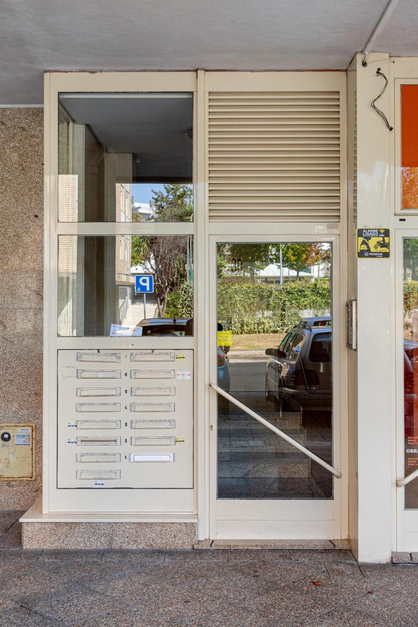 Joivy Stylish City Centre Flat With Parking Мая Екстер'єр фото